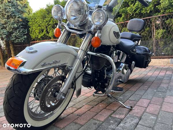 Harley-Davidson Softail Heritage Classic - 19