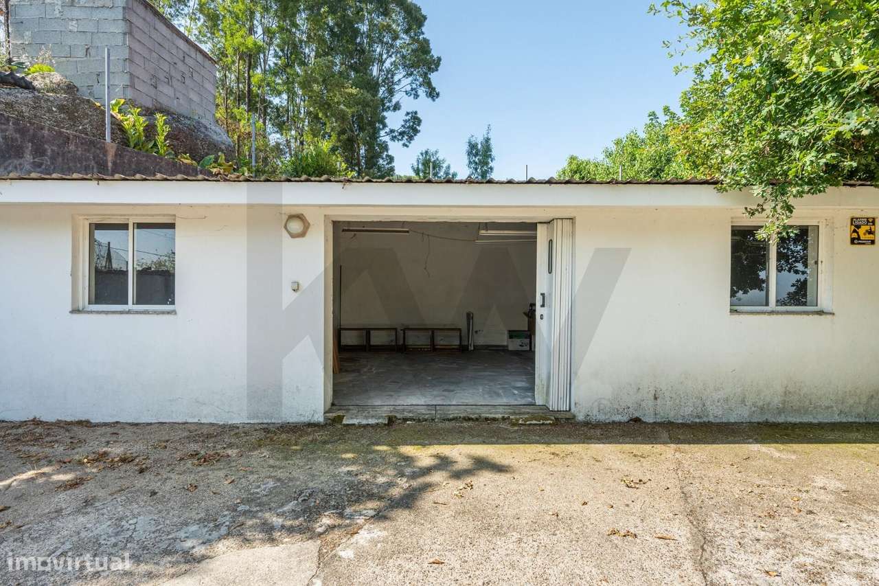 Moradia T3+1 com terreno em Burgães, Santo Tirso-29