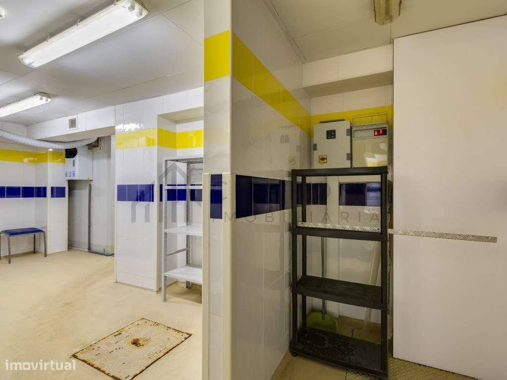 Espaço Comercial de 425m² no Coração de Faro-44