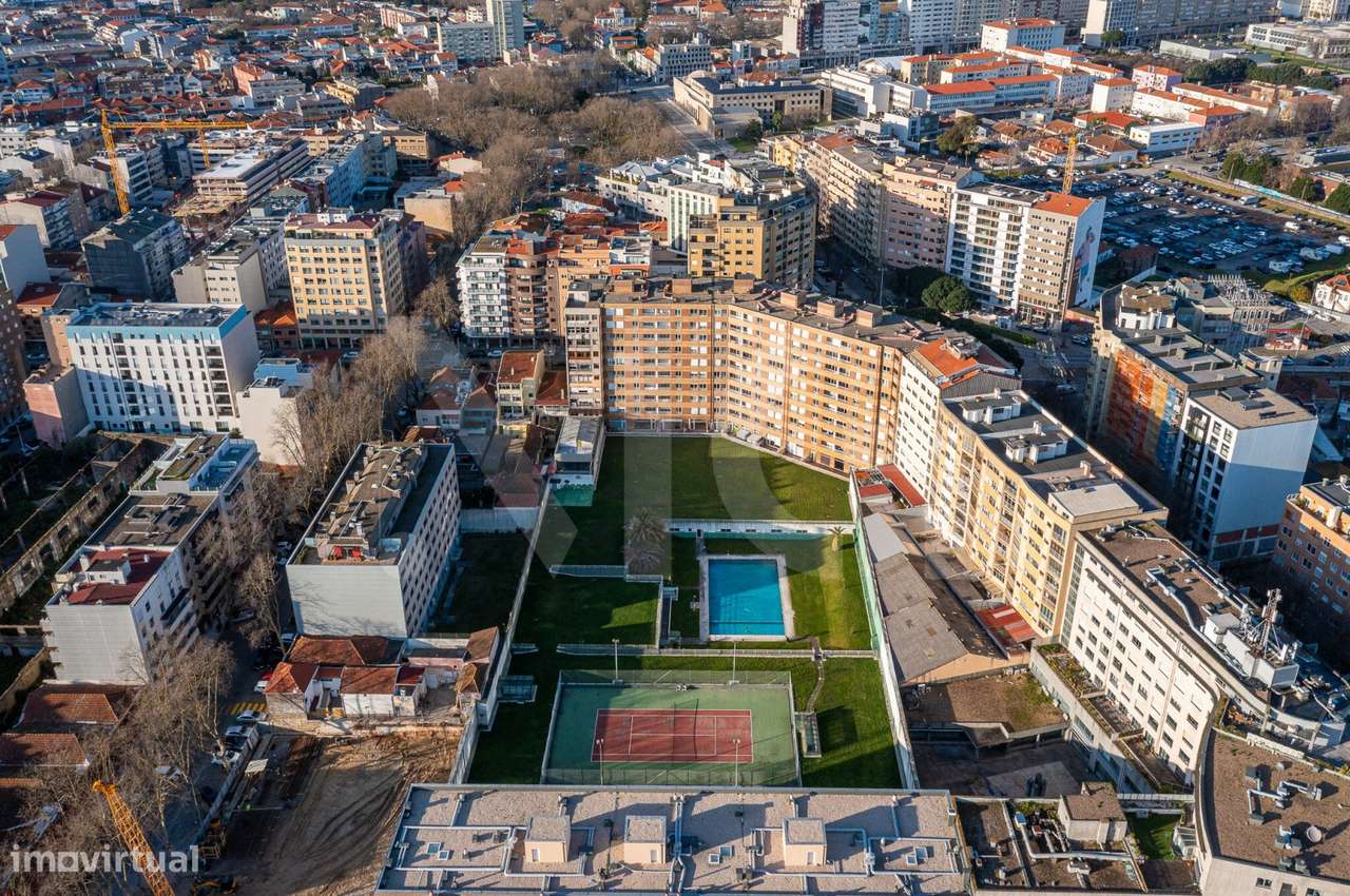 Penthouse T2 Matosinhos em Condomínio fechado com Garagem e Arrumos-44
