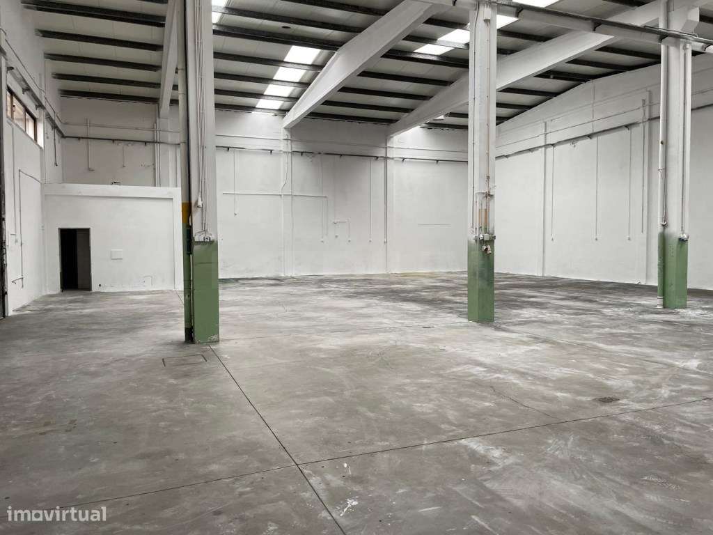 Armazém em Ribeirão - Grande imagem: 4/13