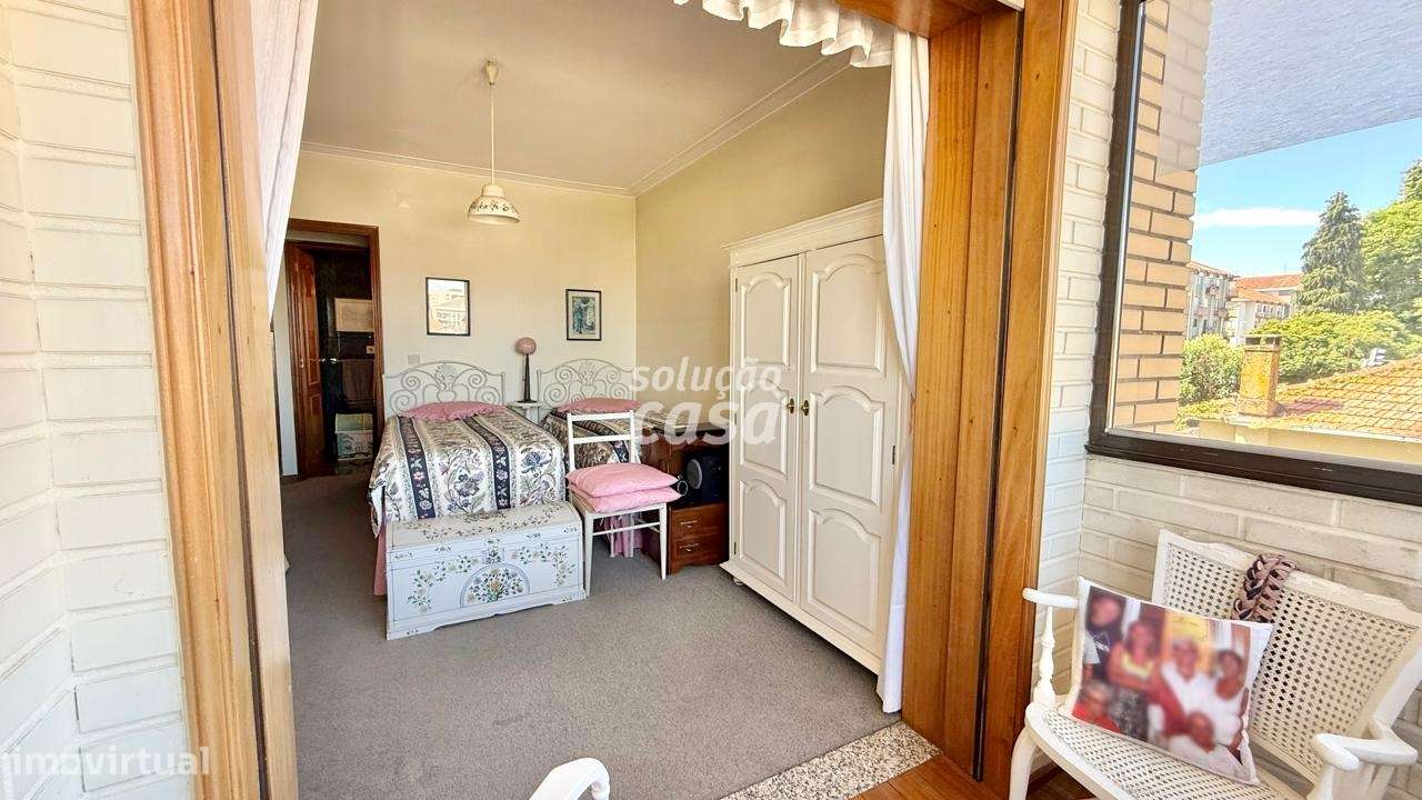 Apartamento T2+1 com Garagem, no Jardim Soares dos Reis!-23