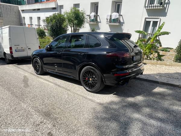 Porsche Cayenne GTS - 19