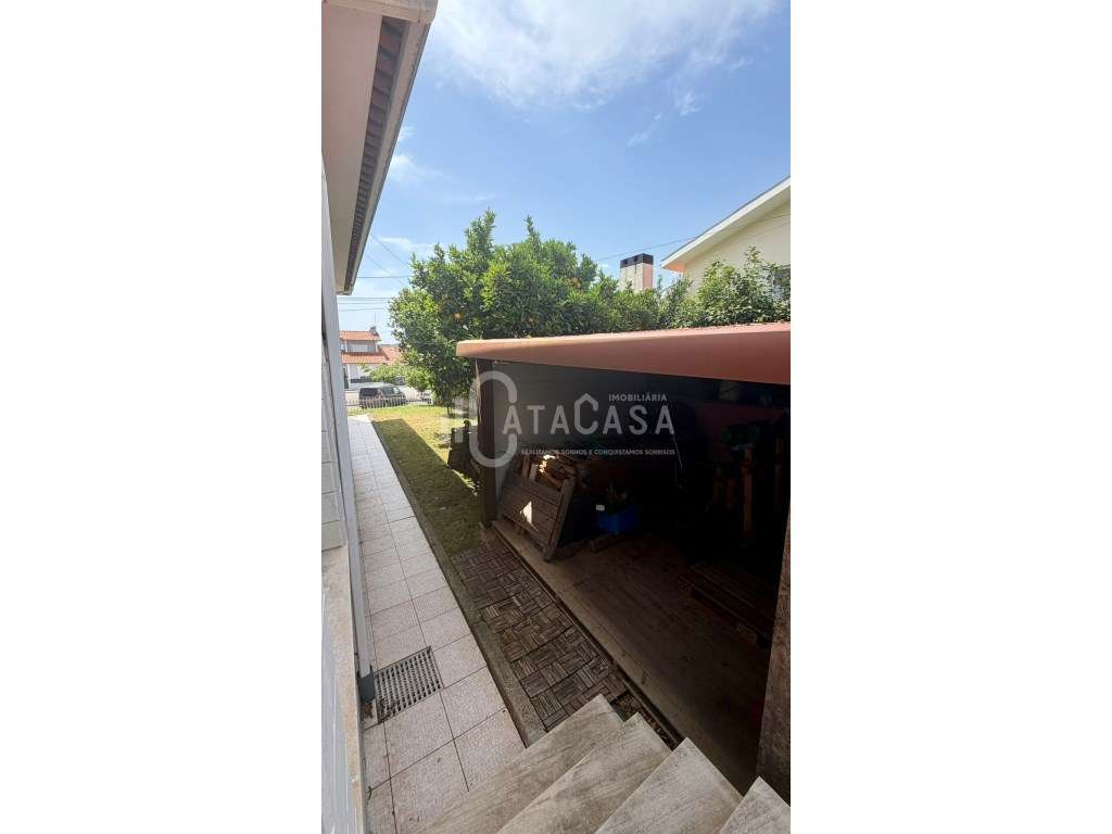 Moradia Isolada T4 para venda na Borralha-43