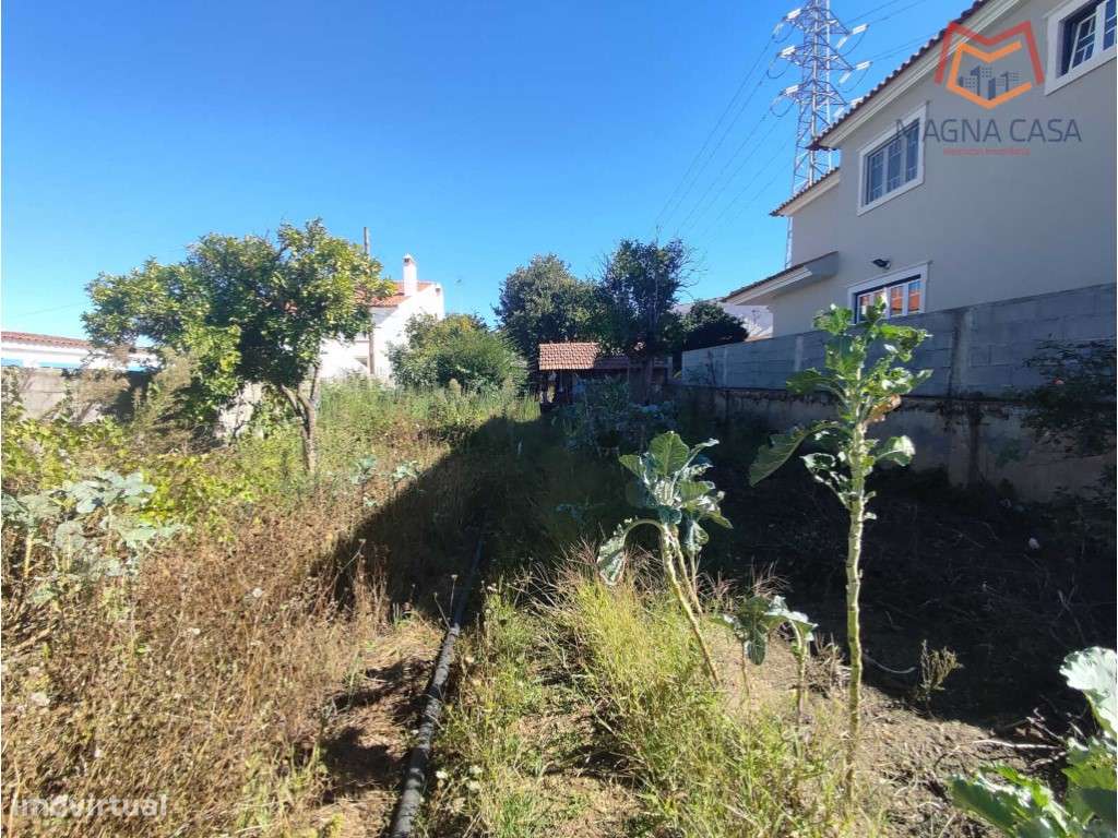 Moradia em Propriedade Total com 3 apartamentos T3, + 1 apartamento...-23