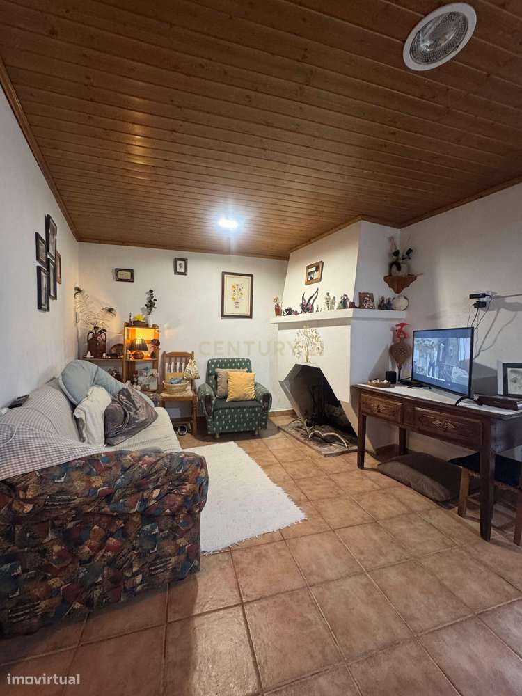 Moradia T6 com quintal e palheiro em Monforte da Beira — Espaço, charm-13