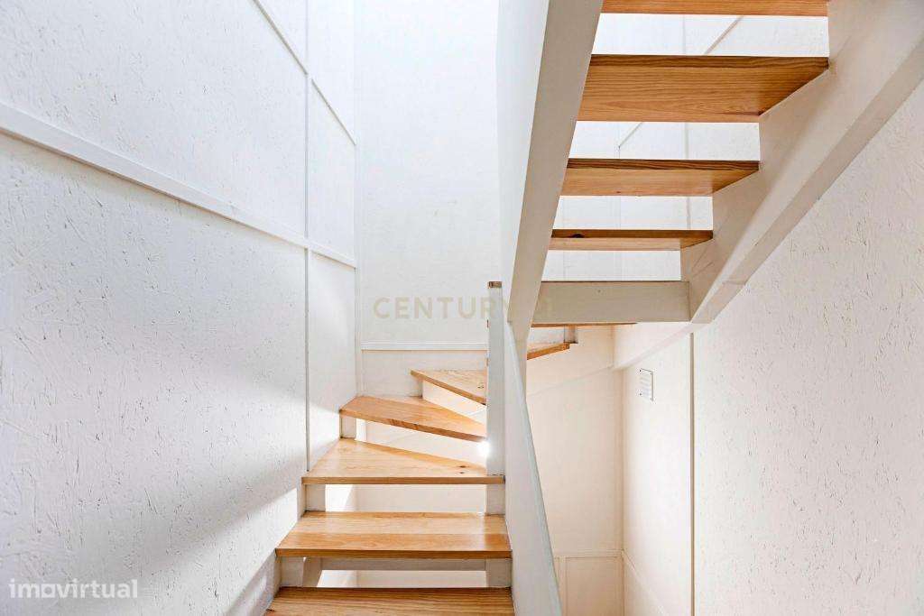 Prédio totalmente reabilitado com 5 apartamentos T0, no Centro Históri-15