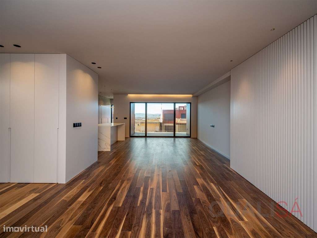 Apartamento T3 equipado, com varandas e dois lugares de garagem, no... - Grande imagem: 5/43