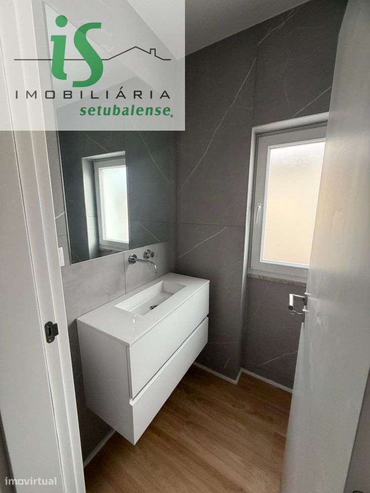 MORADIA PARA VENDA NO BAIRRO DA CONCEIÇÃO EM SETÚBAL-52