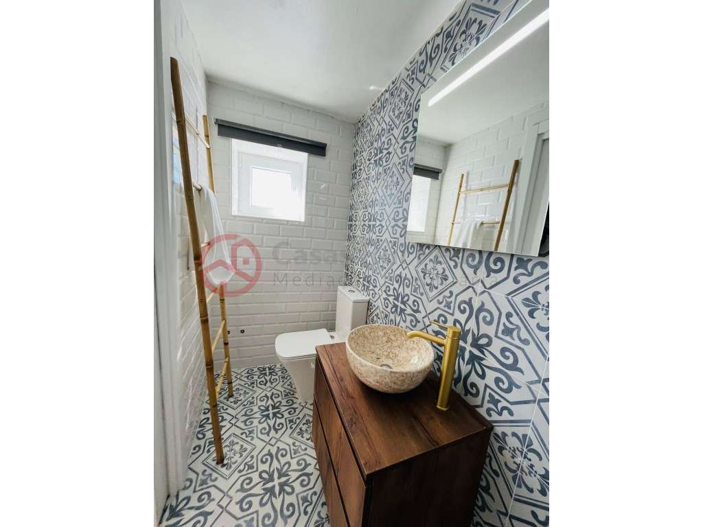 Moradia de 3 pisos com elevado potencial na Costa da Caparica apena...-46