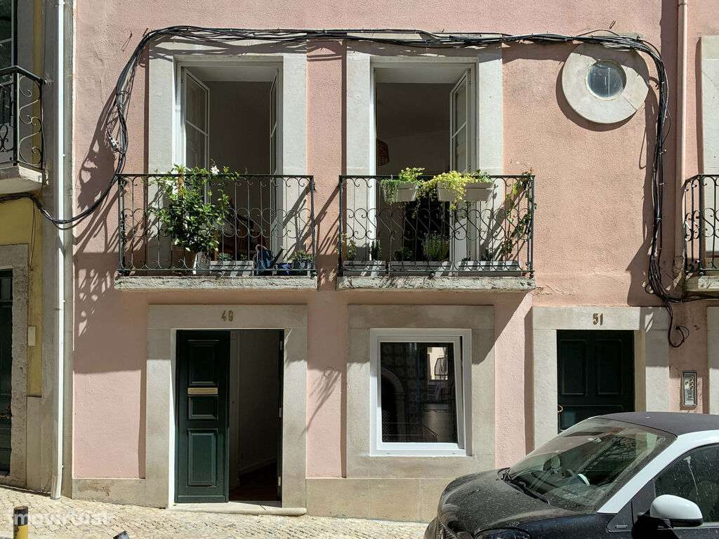 Apartamento T2 Duplex Remodelado no Príncipe Real – Lisboa - Grande imagem: 4/27