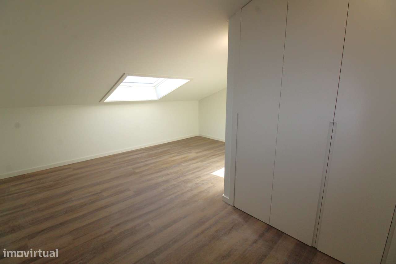 Luxuoso T3 Duplex em Viseu-24