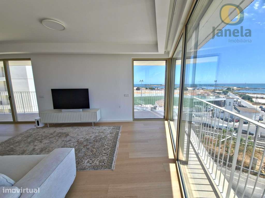 Um Show de T3 com vistas panorâmicas sobre a Ria Formosa e cidade, ... - Grande imagem: 5/27