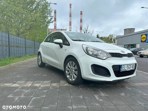 Kia Rio 1.2 M - 10