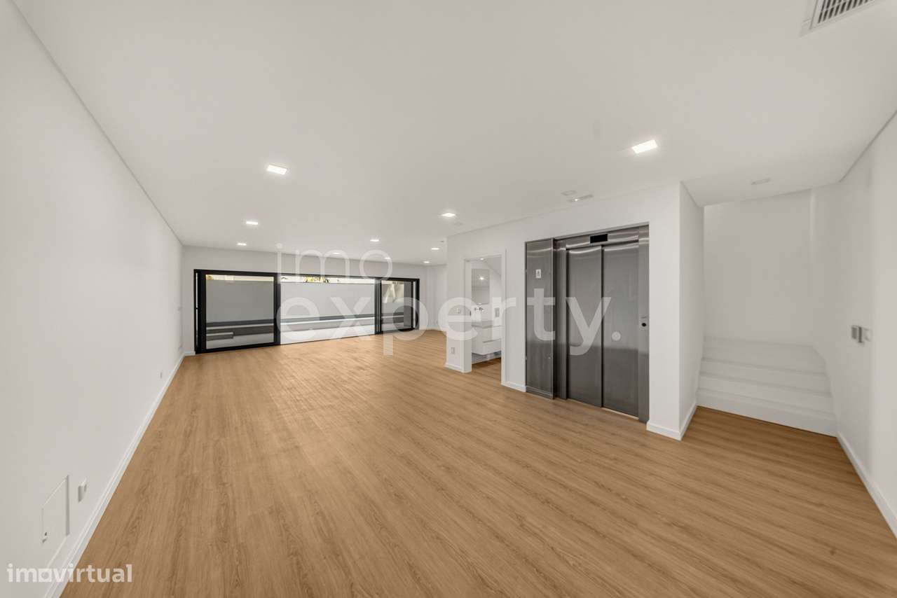 Moradia T5 de Luxo com piscina na Mealhada, Loures-31
