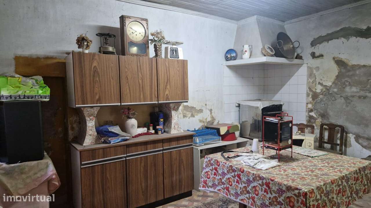 Moradia Térrea para Reconstrução em São Bernardo, Aveiro-6