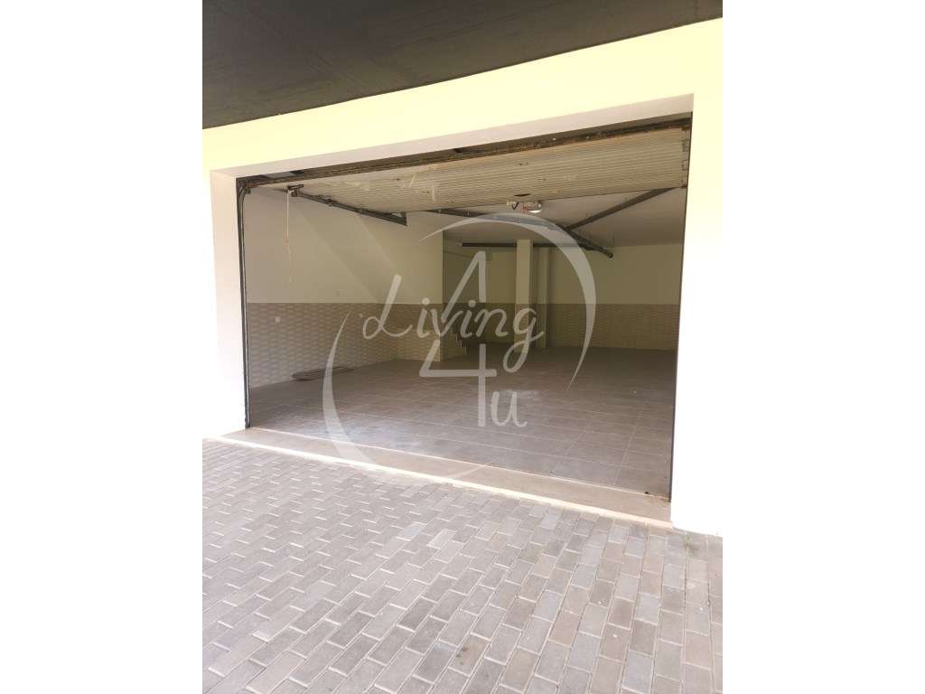 MORADIA T3 GEMINADA - SANTA CATARINA-18