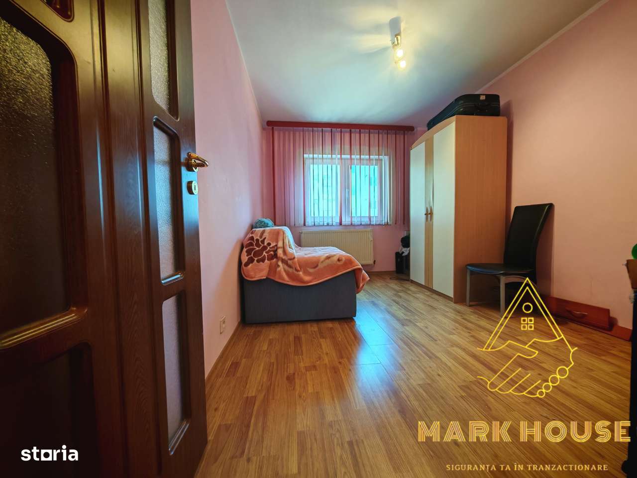 Apartament cu 3 camere decomandate de vânzare, etaj 1, Martir Horia-3