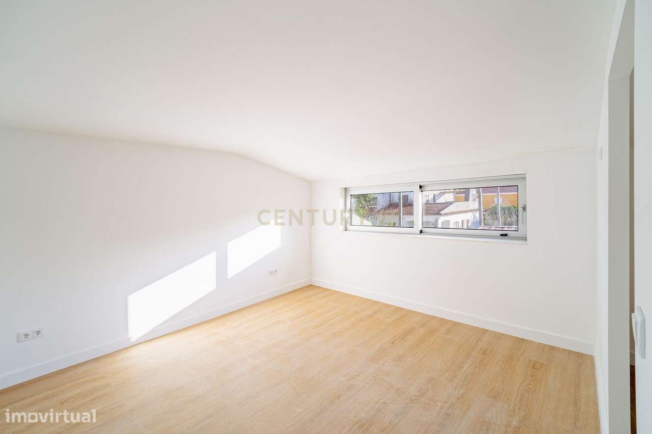 Moradia T6 com Piscina - Charneca de Caparica-30