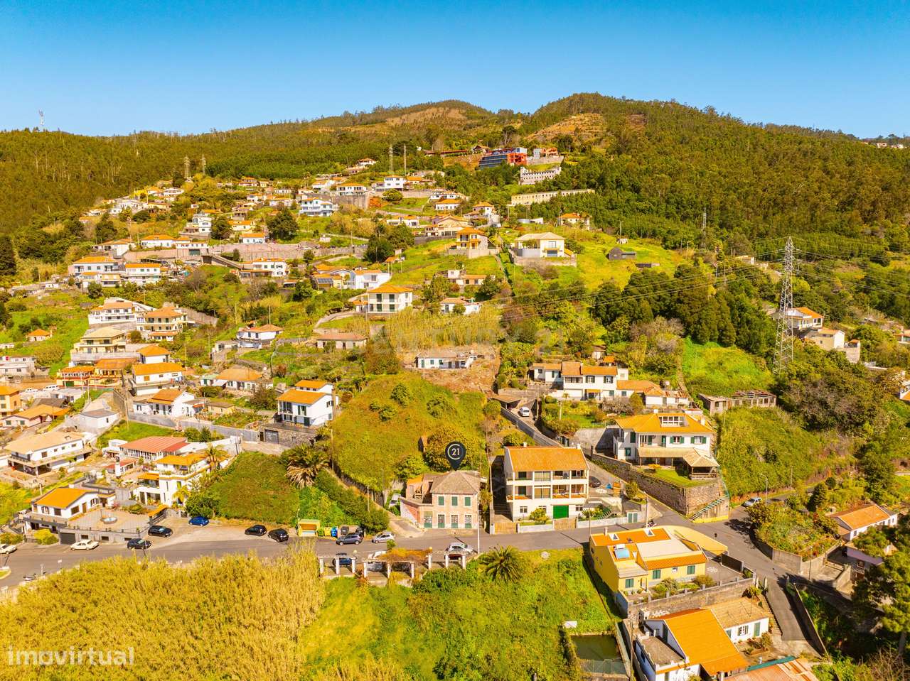 Moradia T3 Centenária em São Gonçalo com Vista sobre o Funchal-12
