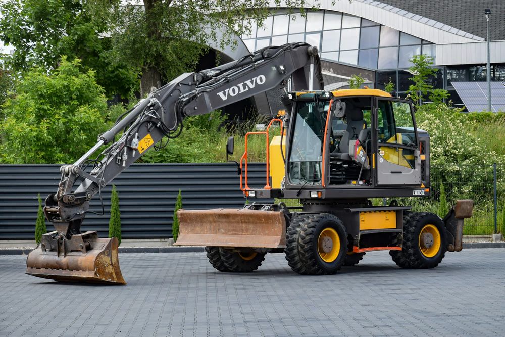 Volvo Ewr150e / 6400 mth / koparka kołowa / kabina / klimatytzacja / spych / stabilizatory / dodatkowy osprzęt / 3 łyżki / sprowadzona 2018