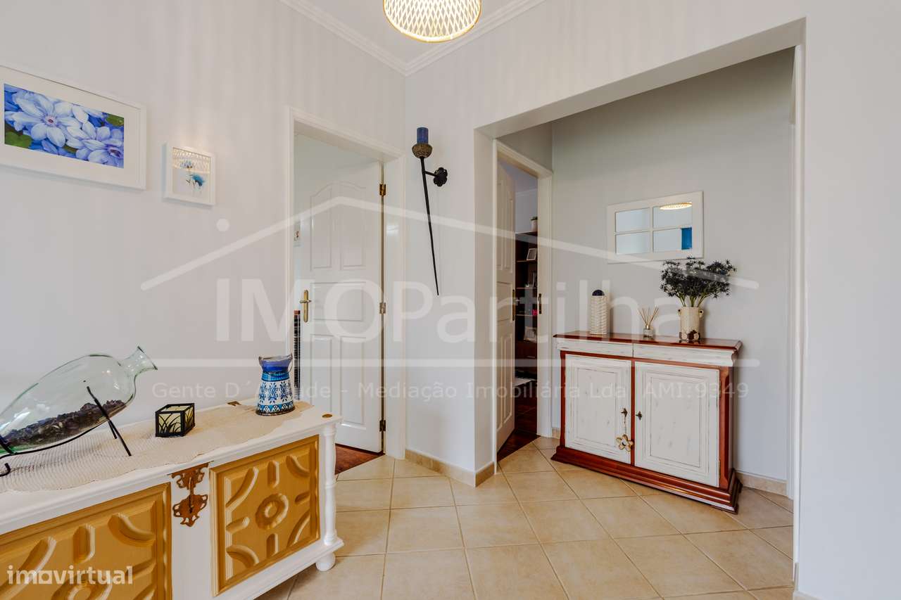 Moradia T3 | 212m2 | c/Jardim e Garagem | Odivelas-21