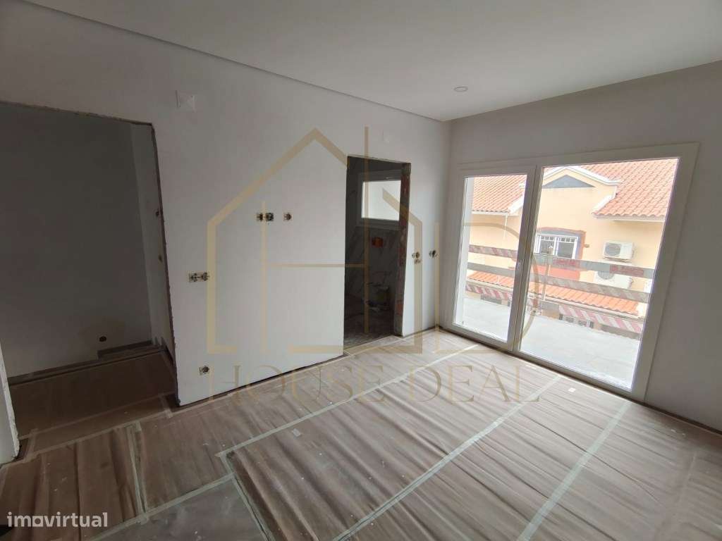 GRANDIOSA Moradia T3+1 com espaço para piscina. Fernão Ferro-20