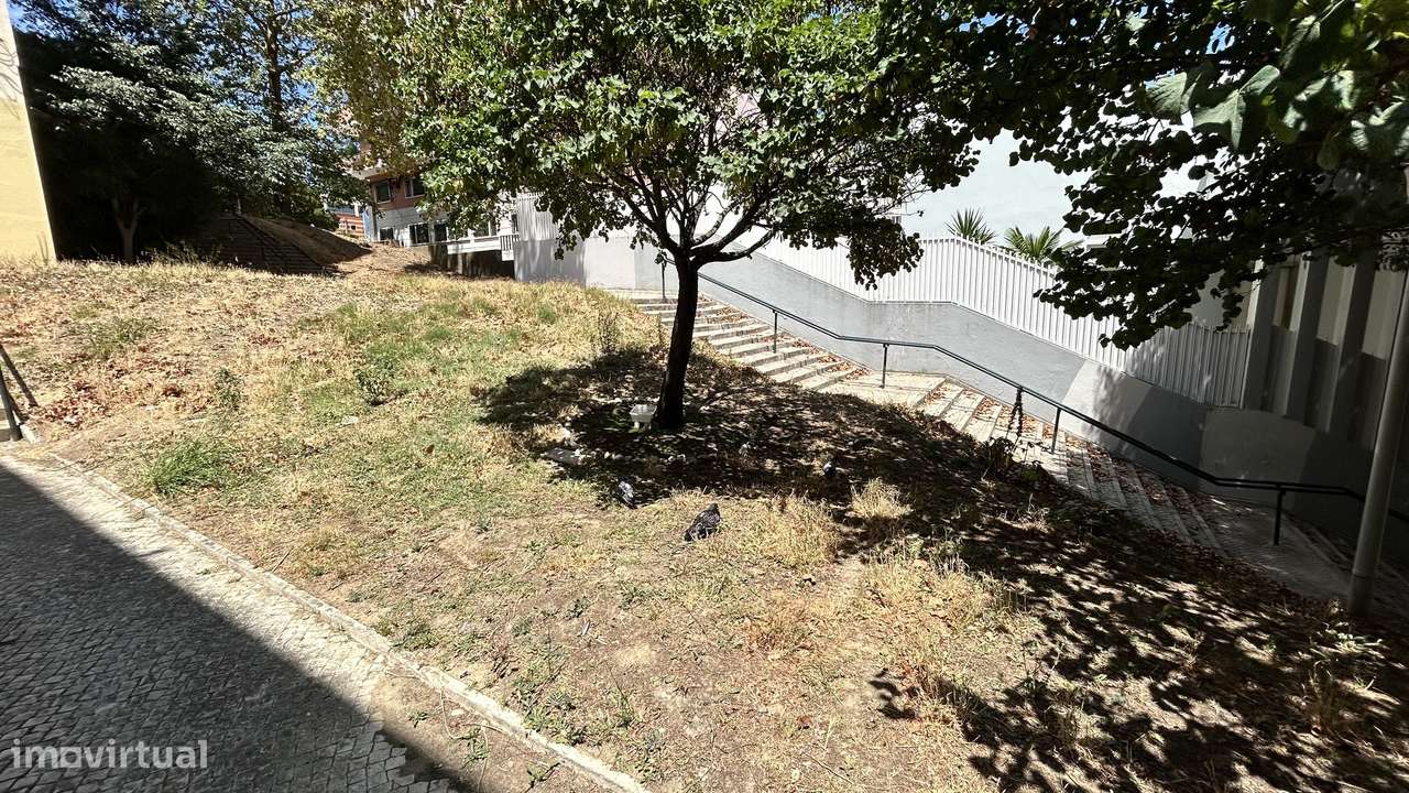 Apartamento T2 em Alvalade-13