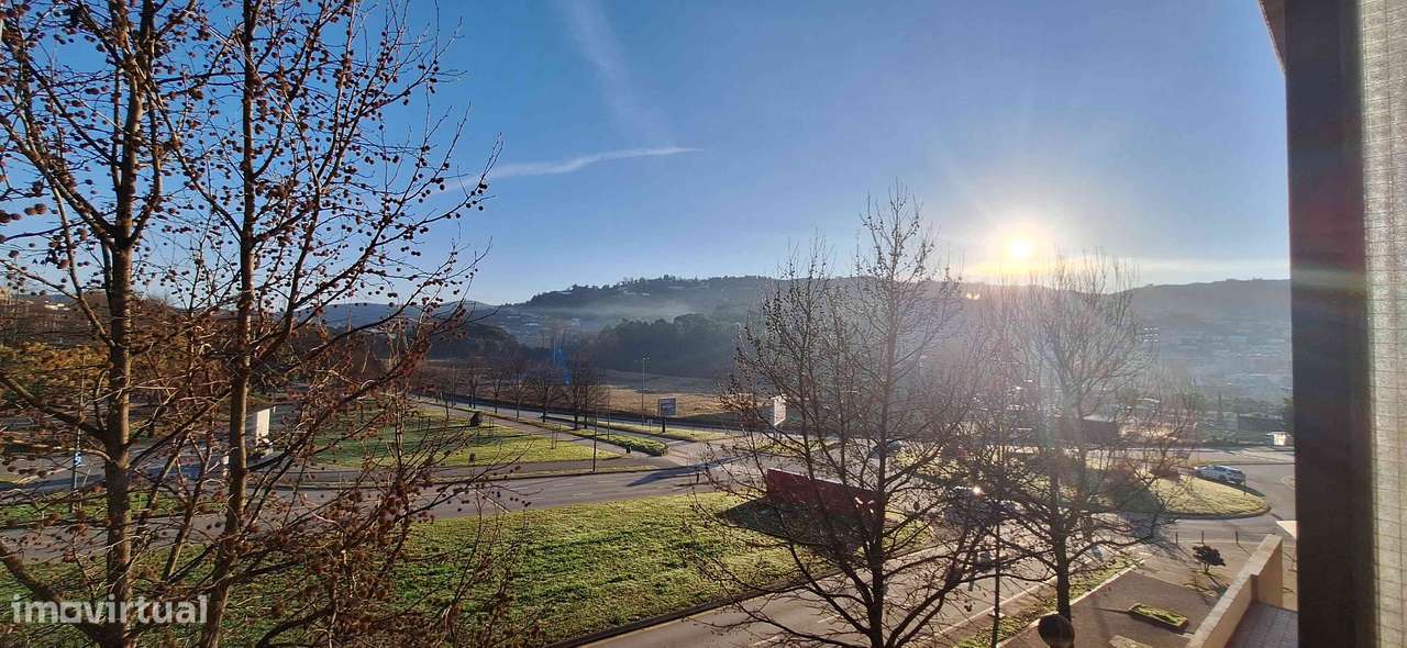 Apartamento T3 com terraço e garagem em Braga - Grande imagem: 2/14
