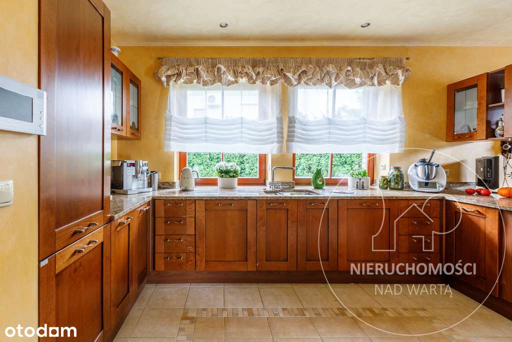 Stylowy dom z malowniczym ogrodem-5