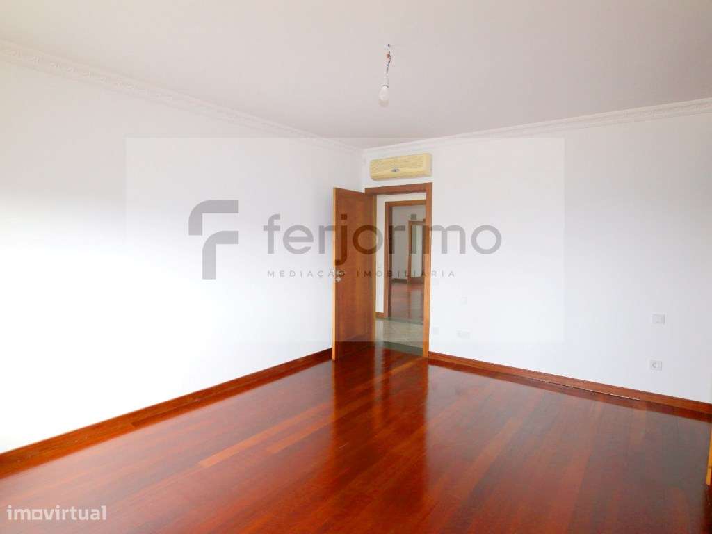 Magnífica Moradia, em zona tranquila-25