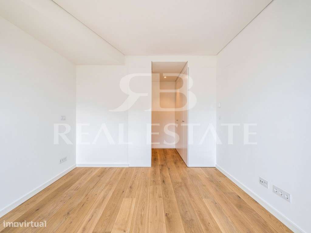 Moradia T4 com Jardim e Piscina no Monte Estoril - Cascais-23