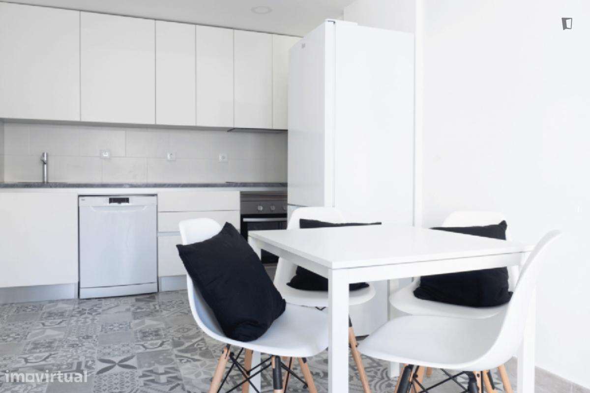 Quarto - localizado em Penha de França Lisbon - Grande imagem: 5/10