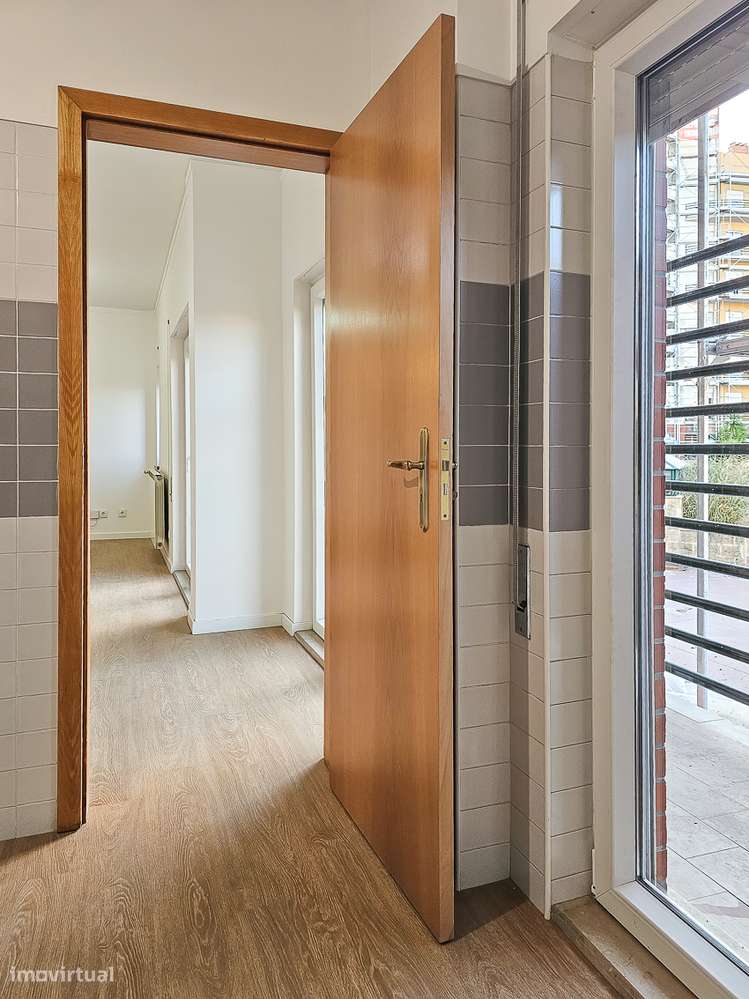 Apartamento Familiar Remodelado: Conforto e Comodidade na Sua Nova Cas-21