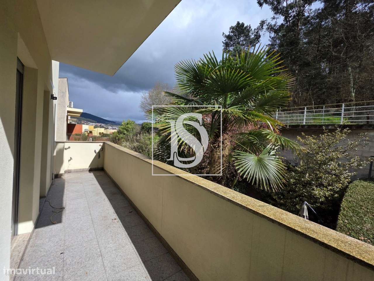 Moradia em Banda T3 em Aldão-27