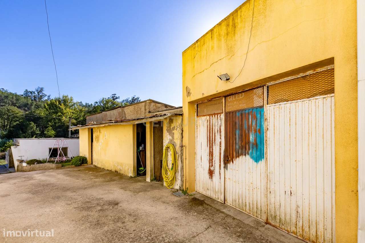 Moradia T5 com Jardim e Vista para o Rio em Venda de São José, Alberga-38