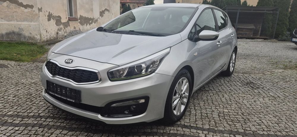 Kia Ceed II (2012-) 1.4 CVVT Attract 2017