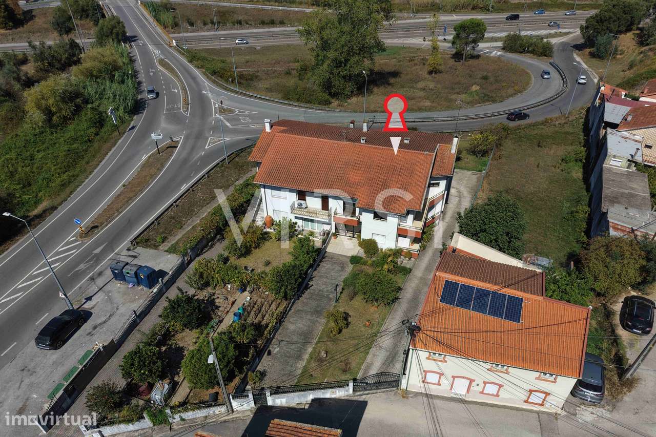 T3 com sótão, 2 garagens e amplo espaço exterior - São Martinho do...-48