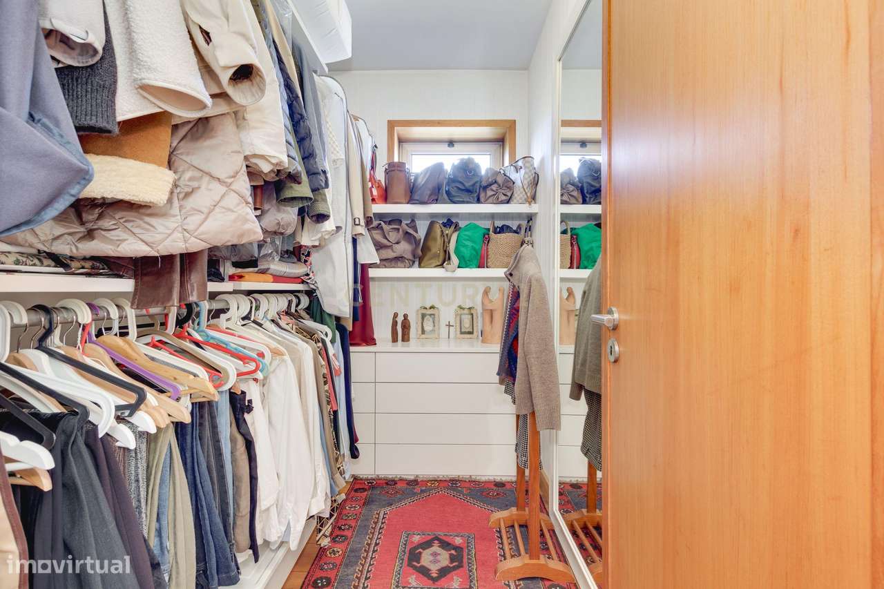 T4+1 na 1ª linha Condomínio fechado Parque das Conchas-36