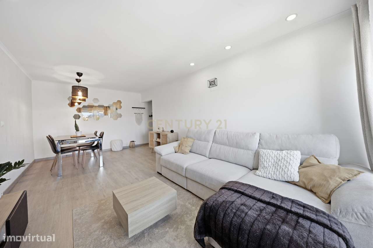 T3 em Santo António dos Cavaleiros, totalmente remodelado | Excelente-4