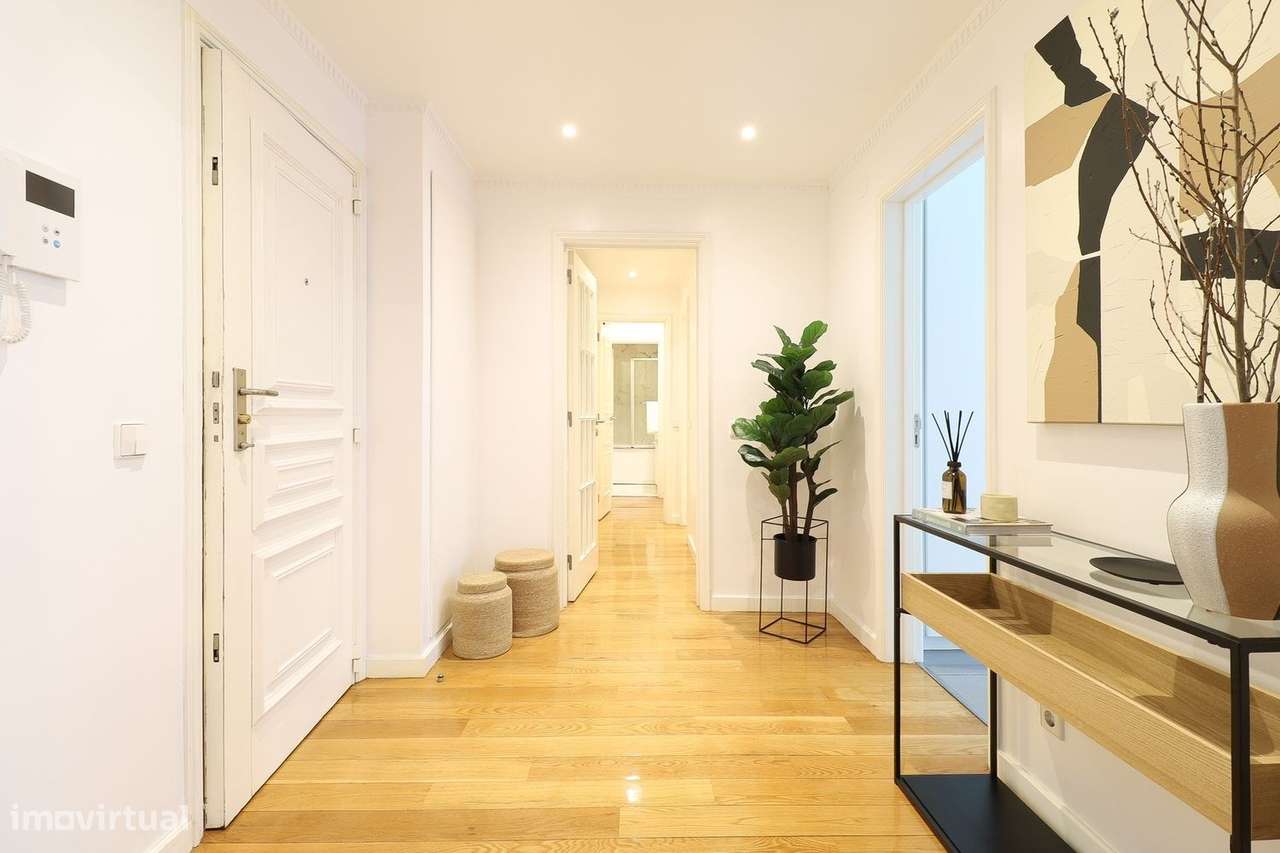 Apartamento T2 com garagem no coração de Campo de Ourique, Lisboa-11