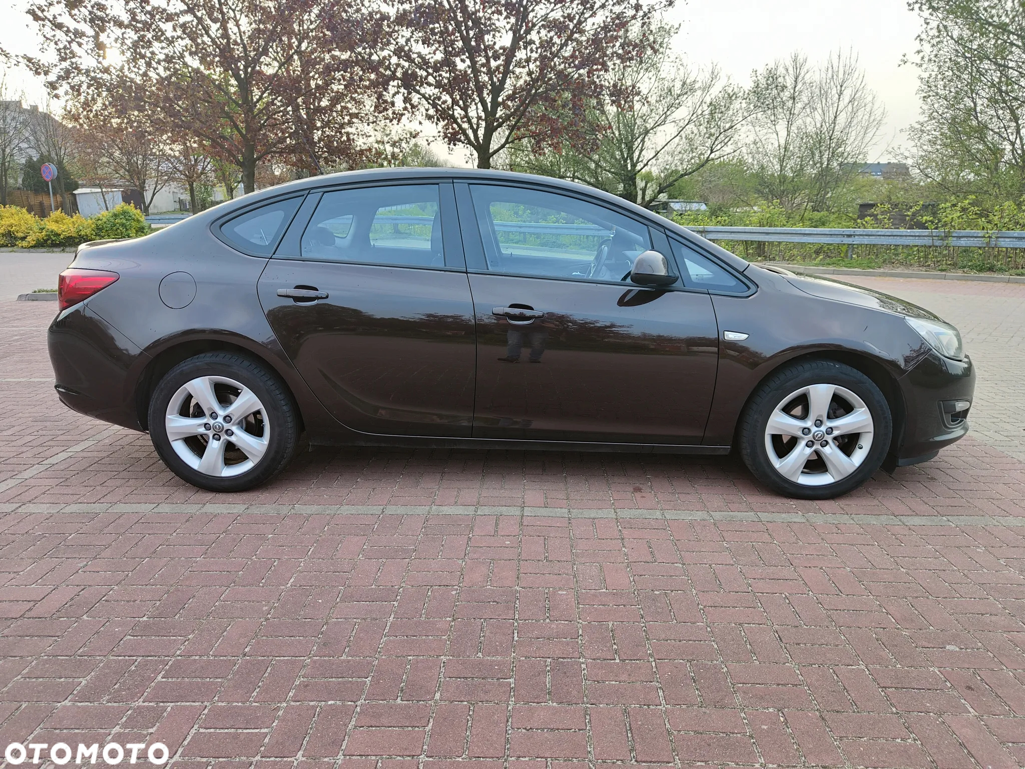 Opel Astra IV 1.4 T Active EU6 - 5