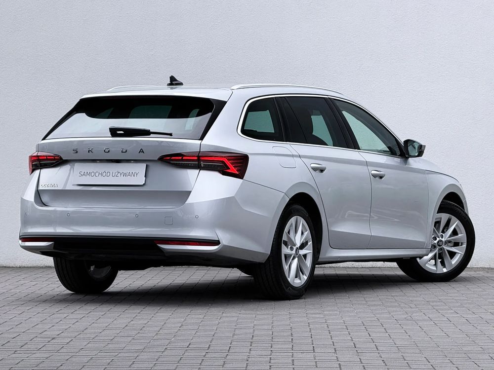 Skoda Octavia 1.5 TSI MHEV Selection DSG 150 KM — zdjęcie 2