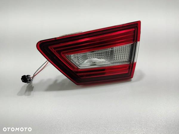 LAMPA PRAWA PRAWY TYŁ TYLNA W KLAPĘ RENAULT CLIO HATCHBACK 265505796R 16-19 - 2