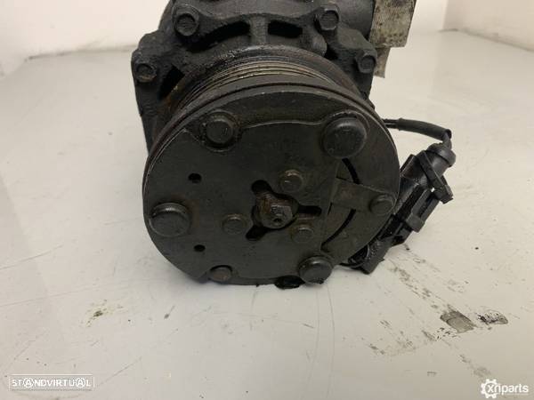 Compressor de ar condicionado Usado FORD FOCUS 1.8 TDCi REF. MOTOR F9DA - 1