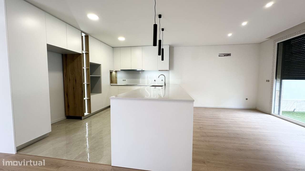 Moradia T4 Nova de Dois Andares em Palmeira Braga-6