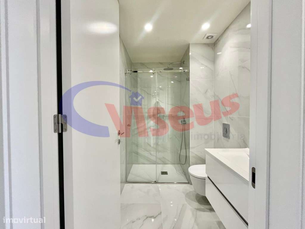 Apartamento T3 Penthouse Coimbrões-24