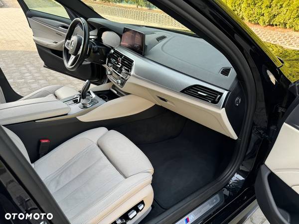 BMW Seria 5 525d M Sport sport - 8