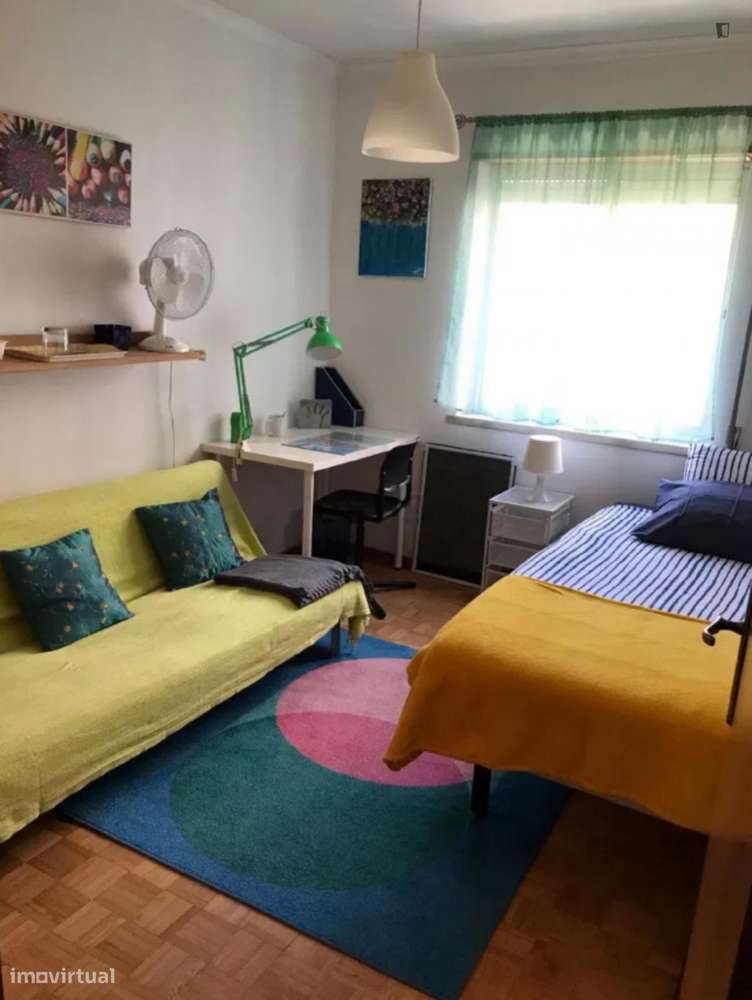 Quarto - localizado em Almada Lisbon - Grande imagem: 5/6