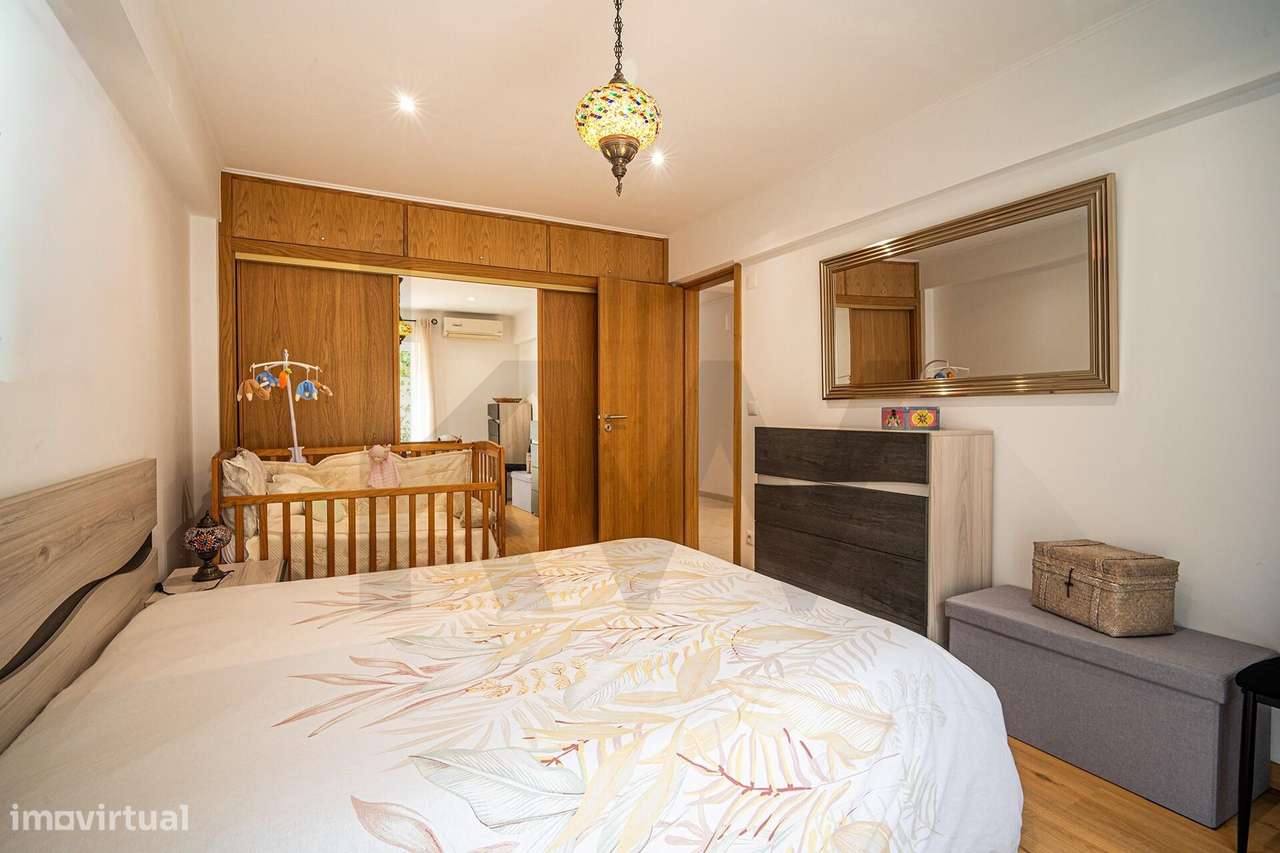 Apartamento T2 em Paço de Arcos: Conforto Exclusivo com Pátio Privativ-11